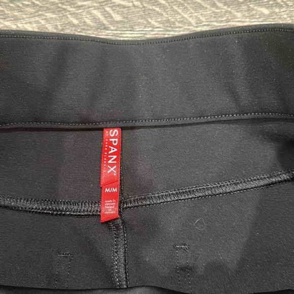 • Spanx • Women’s The Perfect Pant, Ankle 4-Pocket Black Medium Ponte Fabric - Picture 4 of 4